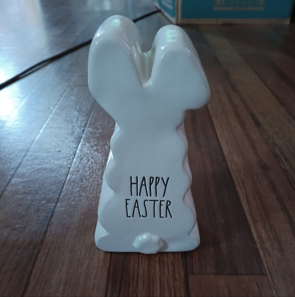 NWOT RAE DUNN "HAPPY EASTER" BUNNY. WHITE. NEVER USED JUST TAKEN OUT OF BOX.